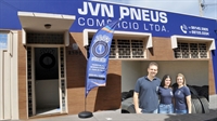 A JVN Pneus acabou com a longa espera e os preços altos por pneus industriais e agrícolas na região de Votuporanga (Foto: A Cidade)