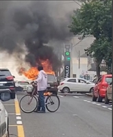 Carro pega fogo no centro de Votuporanga