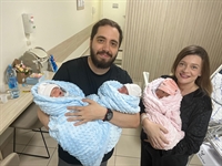 Às vésperas do Dia das Mães, enfermeira dá à luz trigêmeos após tentar engravidar por três anos