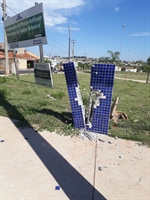 No último sábado (23), indivíduos desconhecidos quebraram base de concreto onde seria instalado bebedouro na praça (Foto: Reprodução/Facebook)