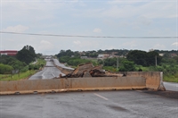 Trecho está interditado desde fevereiro deste ano após uma forte chuva ceder a ponte (Foto: Arquivo/A Cidade)