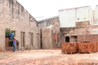 Empresa responsável pelas obras de construção do novo Centro Comunitário das Paineiras já trabalha no local (Foto: Prefeitura de Votuporanga)