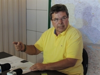 Carlão reuniu a imprensa para falar pela primeira vez sobre o caso