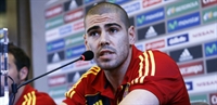 Valdés entra no gol espanhou contra o Taiti