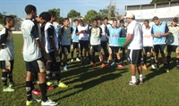 Alvinegra segue invicta na competição, com três vitórias e dois empates
