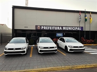 Prefeitura de Nhandeara recebe 3 novos veículos