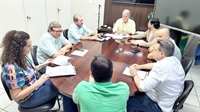 O prefeito Jorge Seba reuniu sua equipe para discutir o Plano de Cargo e Carreira dos profissionais da educação; a proposta é muito aguardada pela classe  (Foto: Assessoria)