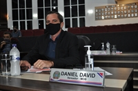 O vereador Daniel David pediu melhorias no trânsito e a inclusão de mais uma rua no cronograma de recapeamento (Foto: A Cidade)