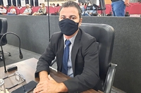 Segundo o edil, a inclusão dessa forma de pagamento iria auxiliar o cidadão que não carrega mais dinheiro “em espécie” na sua carteira (Foto: Assessoria)