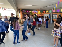 ‘Arraiá’ movimenta escola no Residencial Colinas em Votuporanga