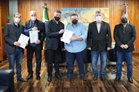 O pedido de uma Unidade de Saúde para ao Pacaembu foi feito pelo prefeito e pela bancada do MDB ao deputado Carlão Pignatari (Foto: Assessoria)