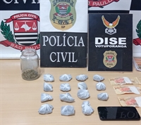 A Dise de Votuporanga prendeu em flagrante um investigado de 20 anos, que vendia drogas na região Oeste de Votuporanga   (Foto: Divulgação)