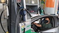 Essa alta provocou uma enxurrada de reclamações de motoristas de aplicativo; o votuporanguense Everton da Silva é um deles (Fotos: A Cidade)
