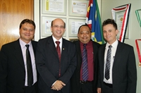 Os vereadores Serginho e André e o secretário Emerson estiveram com o deputado Dado