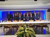 Celso Penha e os novos diretores da Fundação Educacional tomaram posse terça-feira (Foto: A Cidade)