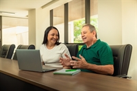 Investir o 13º salário na previdência privada aumenta renda futura e pode ter benefício tributário na declaração do IR