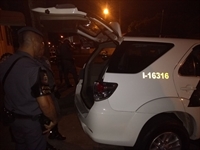 O flagrante foi realizado durante patrulhamento da Força Tática e ROCAM pelo bairro Pró-Povo (Foto: Divulgação/Polícia Militar