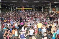 ‘Natal em Família Porecatu’ reúne centenas de pessoas em noite de magia e celebração