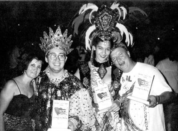 Votuclube - 96 - 1996 -Premiação dos melhores do Carnaval do Votuporanga Clube. Da esquerda para a direita: Célia Melo, Rei Momo Juliano Bombom, Rainha Fernanda e José Carlos de Melo. Este era o presidente da Comissão Organizadora do Carnaval de rua.