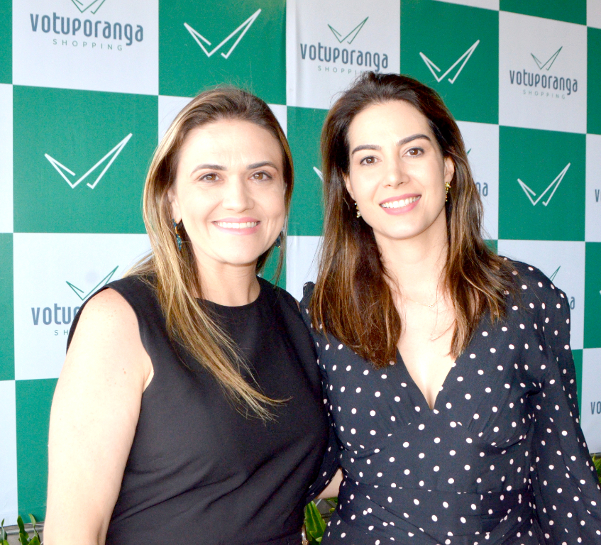 Toda a beleza e carisma das cunhadas, Cristina Rocha Santos Previato e Livia Vilar Santos dando um brilho especial no coquetel que marcou a retomada das obras do shopping Votuporanga. O encontro reuniu lideranças influentes da cidade e região, em  um momento significativo para o comércio local, sinalizando um novo capítulo no desenvolvimento que Votuporanga vem construindo.