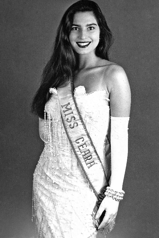 Dos nossos arquivos, o destaque para  Andréia Ferreira, a votuporan-guense que levantou o primeiro título nacional de Miss. Em 25 de março de 1992 ela foi eleita Miss Votuporanga e disputou o Miss Universo em SP, ficando em segundo lugar. Por sugestão do padre Silvio, ela disputou também o Miss Ceará e ficou em primeiro lugar.  Andréia representou o Brasil no Miss Mundo em 1993. Toda a coordenação do concurso foi de responsabilidade do Padre Silvio Roberto. Hoje Andréia é publicitária, em Rio Preto, e há três anos realiza em Votuporanga o “Dia da Mulher”. 
