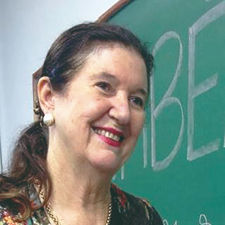 Dia de alegria e celebração pelo dom da vida para a nossa eterna professora Maria Encarnação Manzano. Parabéns, Encarnação! Saúde, paz, muitas realizações e que DEUS multiplique as bênçãos sobre sua vida.