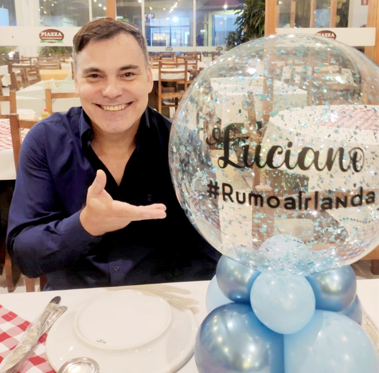 Luciano Ruiz parte hoje para a Irlanda em busca de novas oportunidades e com o desejo de viver uma nova experiência transcultural. Os amigos e familiares se reuniram em uma festa de despedida, eles ficam aqui na torcida de que tudo dê certo nessa nova caminhada e lhe desejam boa sorte nesta nova etapa de sua vida