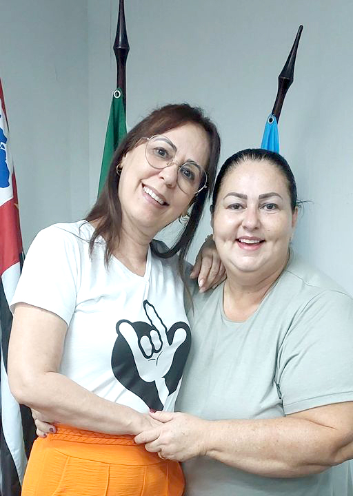 Adriana Liz Bortoluzo Mamone abre sorrisos para agradecer por mais um ano de vida comemorado no último dia 29. Ela curtiu seu dia especial ao lado de seu marido, Marcelo Mamone, e recebeu os cumprimentos de seus amigos e familiares, em especial de suas amigas do Rotary Club 8 de Agosto da qual faz parte. Parabéns à feliz aniversariante e que seus dias sejam recheados de motivos para manter esse lindo sorriso estampado no rosto. 