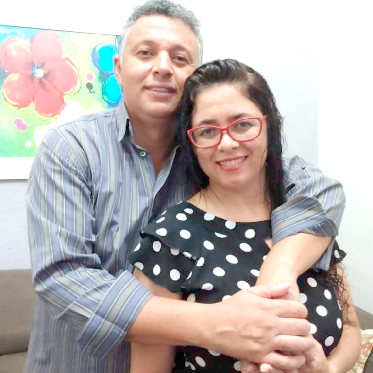 O vereador Santiago será alvo de cumprimentos e homenagens hoje, dia em que ele comemora mais um ano de vida. Os amigos e familiares de Santiago se unem a sua esposa Elis Regina e aos filhos Vinícius e Vítor para cantar o tradicional, “parabéns a você”. Felicidades ao aniversariante, que esse dia iluminado seja apenas o começo de um novo ciclo abençoado e de muita paz na sua vida