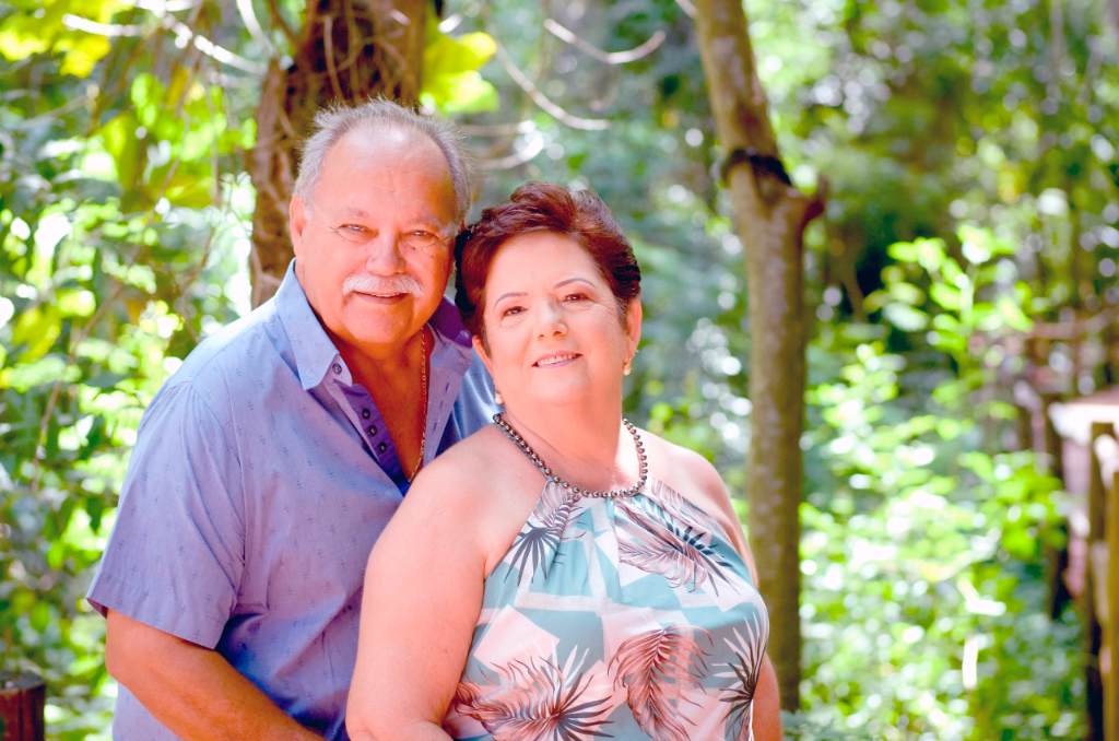 O dia 26 chega em clima de comemoração para Clineu Almeida Camargo, que celebra mais um ano de vida cercado pelo carinho de amigos e familiares. Entre as felicitações, um destaque especial para sua esposa, Edna Moreno, sempre presente e à frente das homenagens. Que este novo ano traga ainda mais saúde, serenidade e grandes realizações. Parabéns, Clineu! Que não faltem motivos para sorrir e celebrar cada conquista deste novo ciclo.
