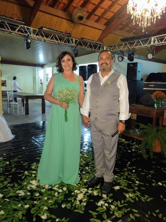 Registro mais que especial para o casal Gedson de Poltronieri Melo e Jaqueline, que tem comemoração em dose dupla, pois hoje é o aniversário de Gedson e no próximo dia 12 de sua esposa Jaqueline. Parabéns aos felizes aniversariantes por comemorar mais um ano de vida. 