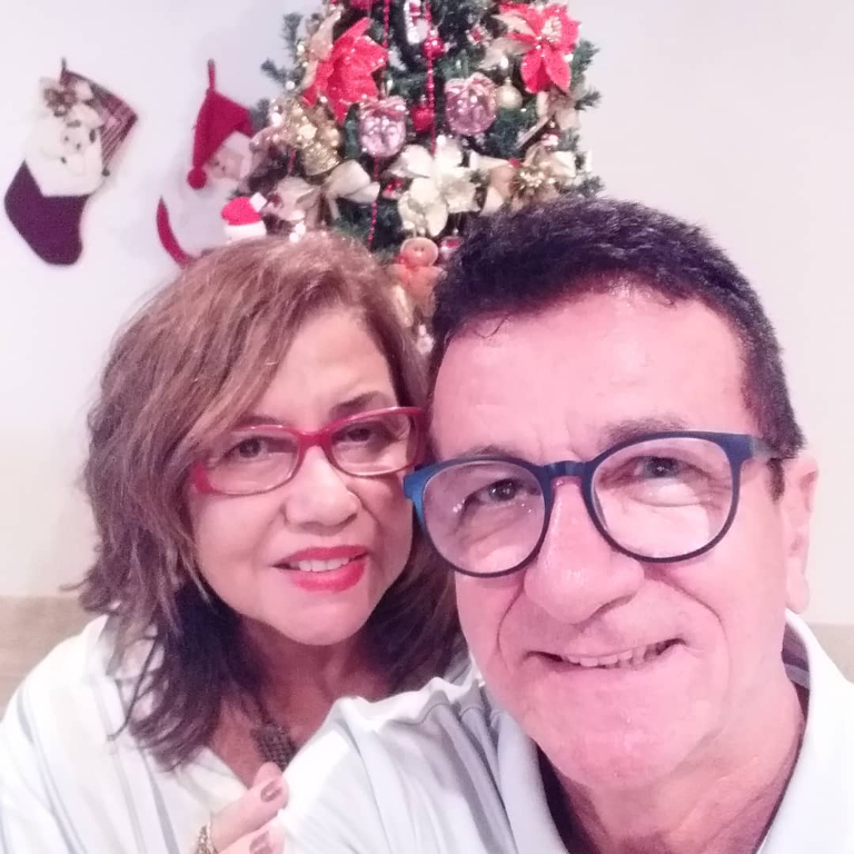 Dia especial para Regina Dores, que brinda idade nova hoje. Ela recebe os cumprimentos carinhosos de seu marido Marquinhos Dores, além de toda a sua família e amigos. Parabéns Regina, que este novo ciclo de vida seja de grandes realizações, regado de paz, luz e muita saúde. Feliz dia e feliz idade nova!!! 