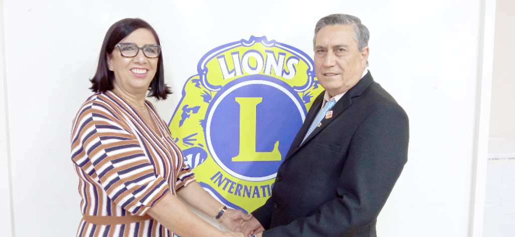 Dia especial para a empresária Maria Cantoia Figueiredo, que brinda idade nova nesta terça-feira. Ela recebe os cumprimentos carinhosos de toda a sua família, também dos associados do Lions Clube Brisas Suave, onde atua ao lado de seu marido que é presidente do clube, e o abraço carregado de amor, ela ganha de seu esposo Toninho Figueiredo. Parabéns a feliz aniversariante, que este novo ciclo de vida seja de grandes realizações, regado de paz, luz e muita saúde. Feliz dia e feliz idade nova!!!