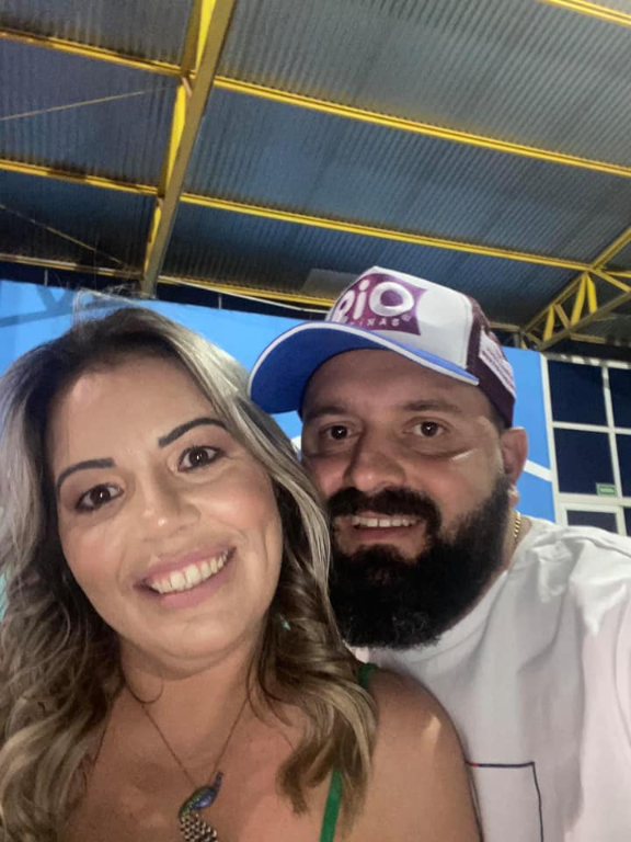 E o dia ontem foi de comemoração para Fabiana Portela e Thiago Zanca, que comemoraram 21 anos de feliz união conjugal. O casal foi pura demonstração de amor e carinho ao usaram suas redes sociais para celebrar suas “Bodas de Zircão”. Parabéns ao feliz par e que Deus conserve o ninho de amor que abriga há 21 anos sentimentos tão nobres e verdadeiros como respeito, parceria e cumplicidade, que sustentam qualquer relação de amor.