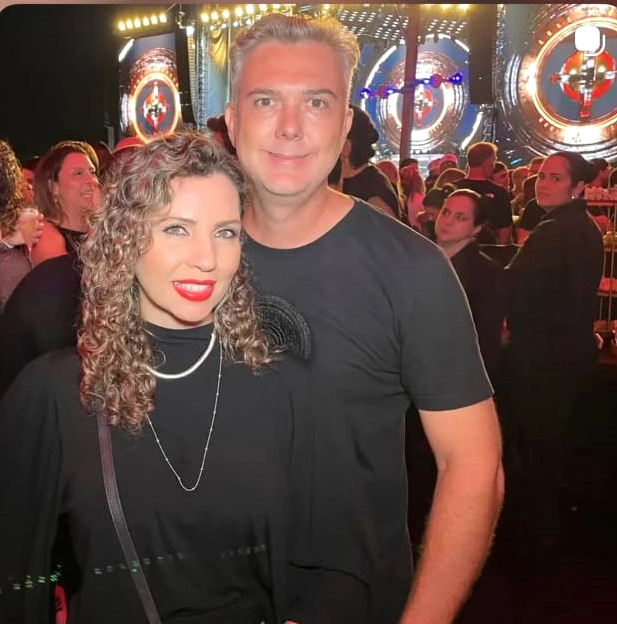 Na mesma vibe eletrizante do show da banda internacional Guns N’ Roses, o casal Grasiana e João Marchi também se deixou levar pelo rock emblemático e contagiante da noite. Embalados pelos grandes sucessos da banda, eles curtiram cada momento dessa experiência inesquecível!