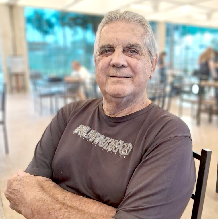 O industrial Rui Elias Marão é o feliz aniversariante deste dia em que celebra o dom da vida, recebendo o carinho e as felicitações de familiares e amigos.
Parabéns, Rui! Que este novo ciclo seja repleto de saúde, alegrias e muito sucesso.