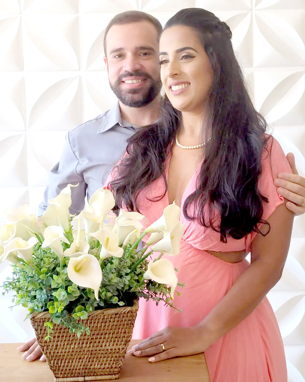 Um registro especial do casal Patrícia Bravo e seu marido Raphael Barreto Dias, no dia em que oficializaram sua união de amor. Felicidades e que DEUS multiplique o amor em vossos corações e que o caminho a dois seja de muitas bênçãos e felicidades