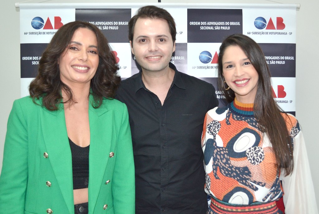 Dra. Aline Brás- Advogada e Coach, Dr. Bruno Pires- médico Dermatologista e Aline Ferreira Antunes - Enfermeira graduada em dermatologia. Juntos os 3 profissionais foram os responsáveis nas palestras que aconteceram na OAB no último dia 9 de março, data escolhida pela Comissão Permanente da Mulher Advogada para homenagear as mulheres pertencentes a classe 