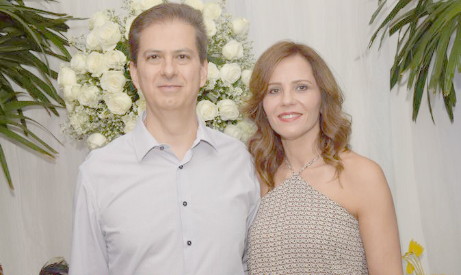 Registro especial hoje para o dentista Dr. Luiz Zanetti, Implantodontista e avaliador de Tratamentos na OralSin de Votuporanga. São 41 anos de formação em Odontologia e 27 anos de experiência em Implantes Dentários, sendo os últimos 16 anos dentro da rede OralSin. Esse profissional simpático e competente te espera para uma avaliação na Clínica OralSin