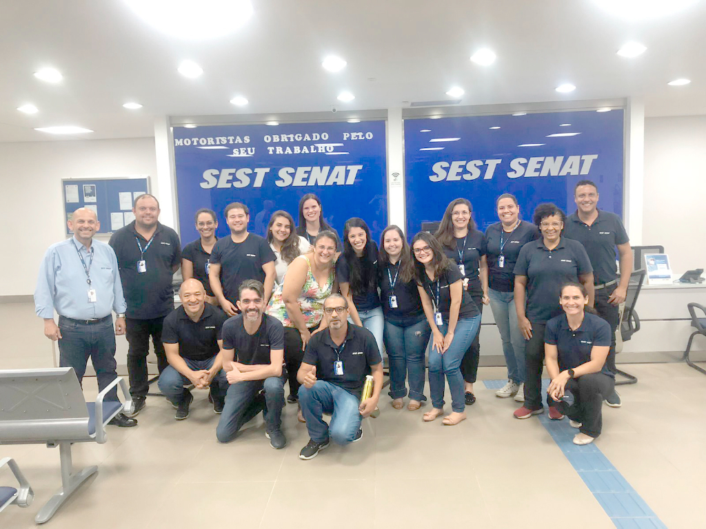  A unidade do SEST SENAT de Votuporanga teve um dia movimentado. É que a equipe toda se uniu para preparar, com muito carinho, uma recepção calorosa para o supervisor estadual Rafael Marchesi, que veio até Votuporanga compartilhar experiência e conhecimento 