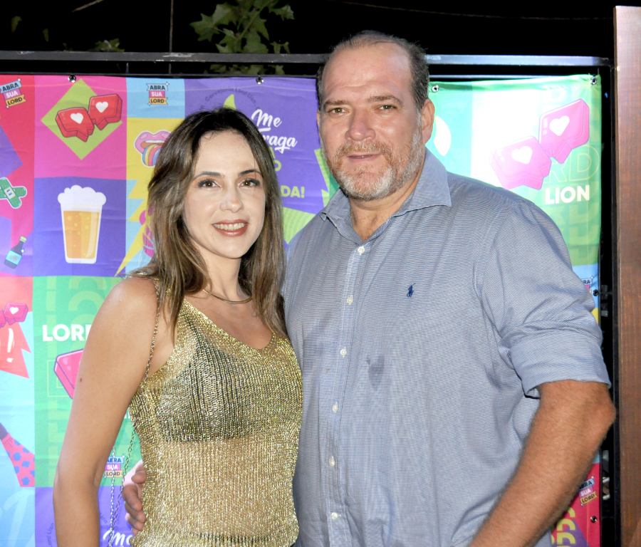 Renato Martins e sua amada esposa Renata, em noite de mais um evento do Rotary 8 de Agosto, que reuniu muita gente alegre e animada para curtir um rock de primeira ao som da Banda FÚRIA. O evento foi um sucesso, contou com a organização dos associados do Rotary 8 e foi realizado na Lord Lion Cervejaria no último sábado