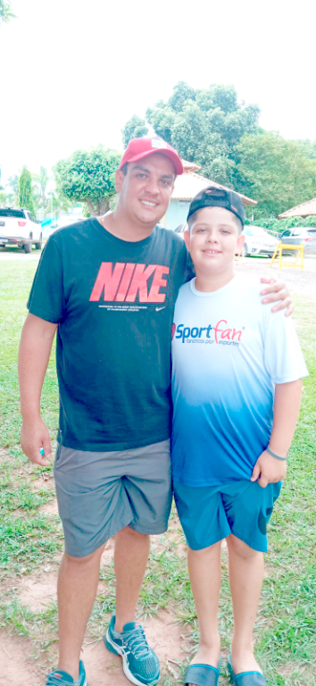 Vinicius Mota e o filho Pietro também foram prestigiar o II Torneio de Beach Tennis do Assary Clube de campo, realizado na manhã do dia 19 de março