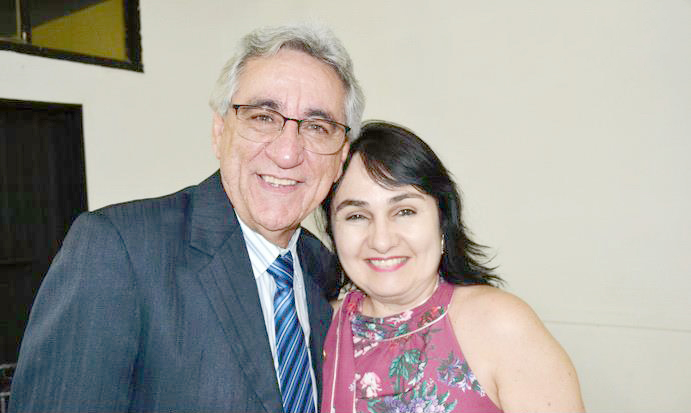 Os parabéns a você de hoje também são dedicados a Solange Rodrigues que contempla idade nova. A data é celebrada com muita alegria por seu esposo João Edson Agostinho e toda sua família e amigos. Feliz vida para a aniversariante! 