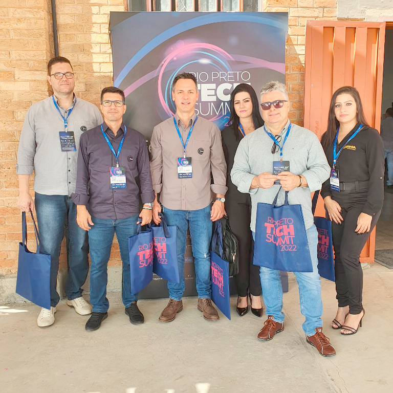 A equipe da Megaonline Software participando da feira de tecnologia que está acontecendo em São José do Rio Preto. O diretor da Megaonline, Marcos Gerólomo está sempre atualizando os metodos e tecnologias de informação a serem usadas pela empresa