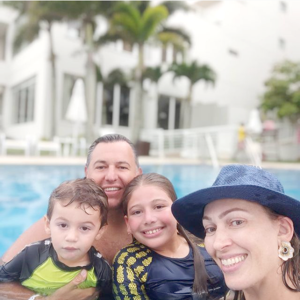 Quem brinda idade nova hoje é o empresário Gustavo Garcia. O dia será de comemoração pelo seu aniversário e ele recebe o carinho da esposa Taisa, dos filhos Gustavinho e Maria Júlia e demais familiares e amigos. Parabéns ao feliz aniversariante, muita saúde, felicidades e bênçãos multiplicadas sobre a tua vida.