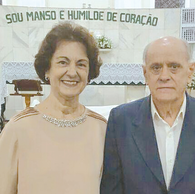 Quem está na lista dos aniversariantes de hoje é Jaime Álvares Gil, que celebra o dom da vida e desfruta dessa bênção compartilhando o carinho e afeto de seus amigos e familiares. O abraço especial ele recebe de sua esposa Clarice e de seus filhos e netos. Parabéns ao feliz aniversariante, com muitas bênçãos do Criador.