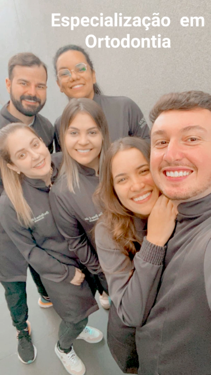 Dia de aperfeiçoamento e especialização na área de ortodontia para os dentistas Dr. Roberto Bueno, Dr. Braz Prata Junior, Dra. Amanda Pessoa, Dra. Shirlley Cristina e Dra. Mariana Vieira. O saber não ocupa espaço e conhecimentos técnicos são sempre bem vindos.