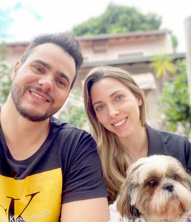 Dia de celebrar o dom da vida hoje para a médica Gabriela Davanzo Lupo Pântano, que completa idade nova e comemora a data ao lado de sua família e amigos. O carinho especial ela compartilha com seu esposo Maurílio Pântano, e também com sua mãe Helena Maria Davanzo e sua tia Eliane Meire Davanzo. Parabéns à aniversariante, desejamos um dia lindo e um novo ciclo de vida repleto de realizações. Feliz aniversário!!!