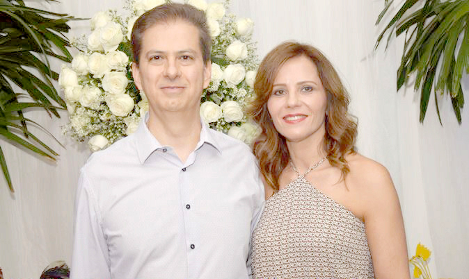 Os parabéns de hoje são especialmente dedicados ao nosso querido amigo Dr. Bruno José Berti Filho, que inaugura idade nova neste sábado, 28 de junho. Ele recebe o abraço carinhoso de sua família e os cumprimentos afetuosos dos amigos, em especial da dedicada equipe de colaboradores do Cartório Oficial de Registro, onde atua como tabelião titular. Desejamos ao Dr. Bruno um novo ano repleto de saúde, realizações e alegrias. Que Deus lhe conceda bênçãos em dobro, guiando seus passos com sabedoria e paz.Feliz aniversário, Dr. Bruno!