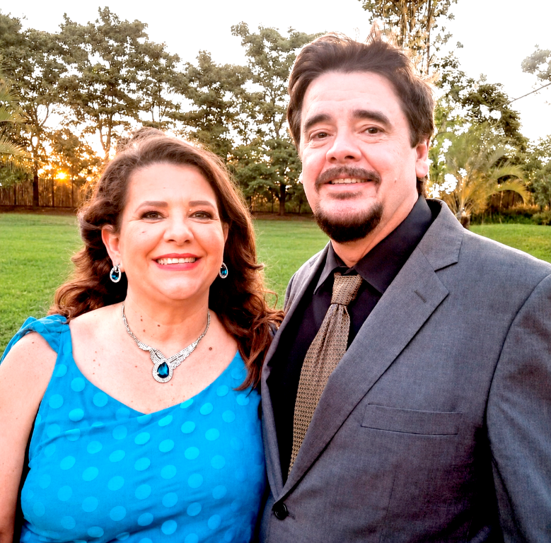 O dia de hoje (23) amanhece em clima de celebração para o médico e presidente da Associação Paulista de Medicina, Dr. Flávio Augusto Pastore, que comemora mais um ano de vida. Ao lado da esposa, Alessandra D’Avóglio Pastore, e cercado pelo carinho de familiares e amigos, ele celebra esta data tão especial. Parabéns, Dr. Flávio! Que o novo ciclo seja marcado por muita saúde, felicidade, grandes realizações e infinitas bênçãos em sua vida pessoal e profissional.